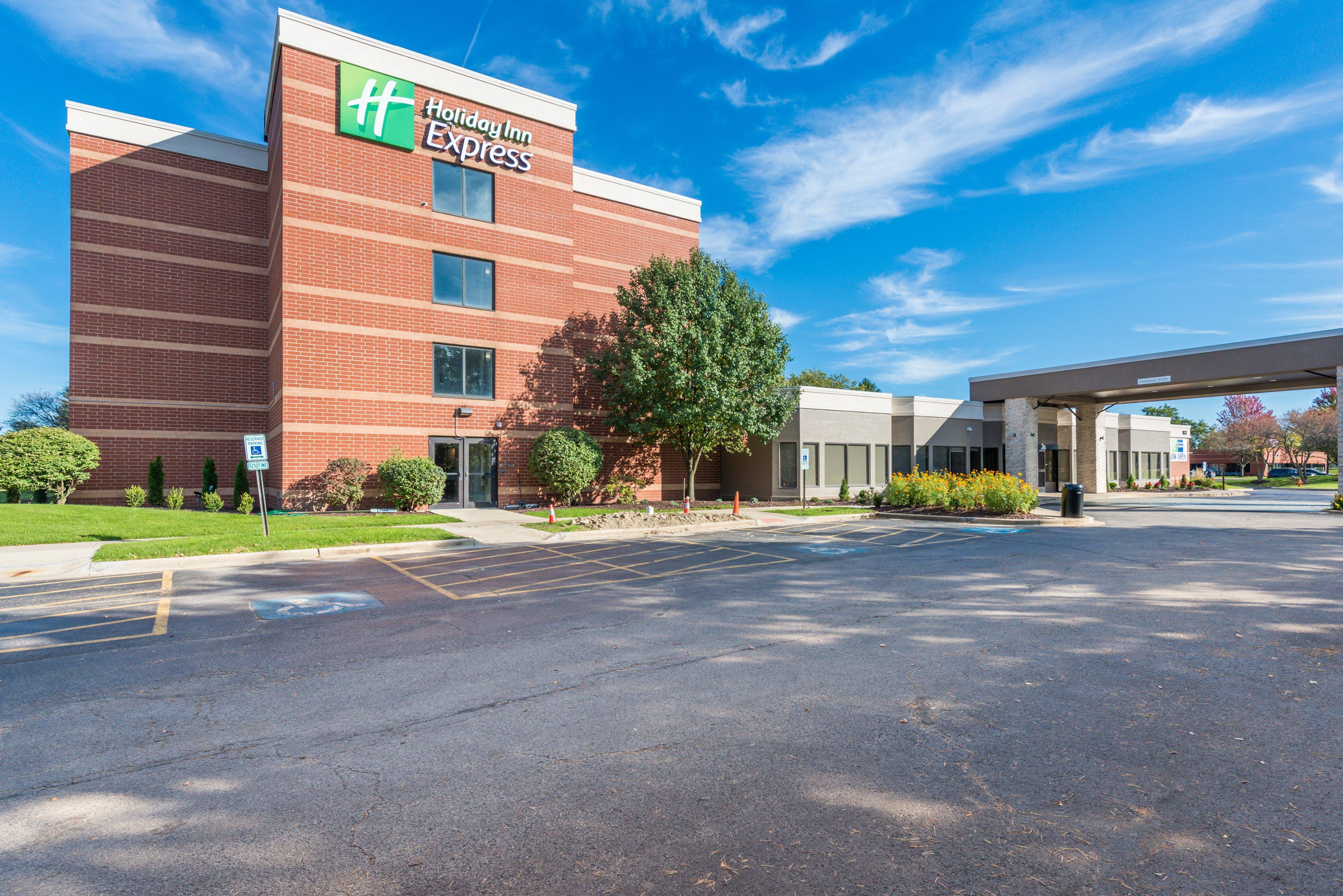 Holiday Inn Express Naperville By Ihg Ngoại thất bức ảnh