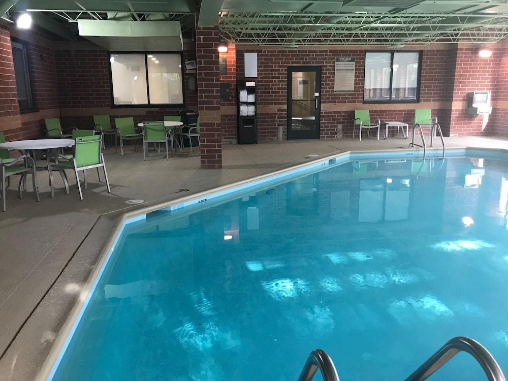 Holiday Inn Express Naperville By Ihg Ngoại thất bức ảnh
